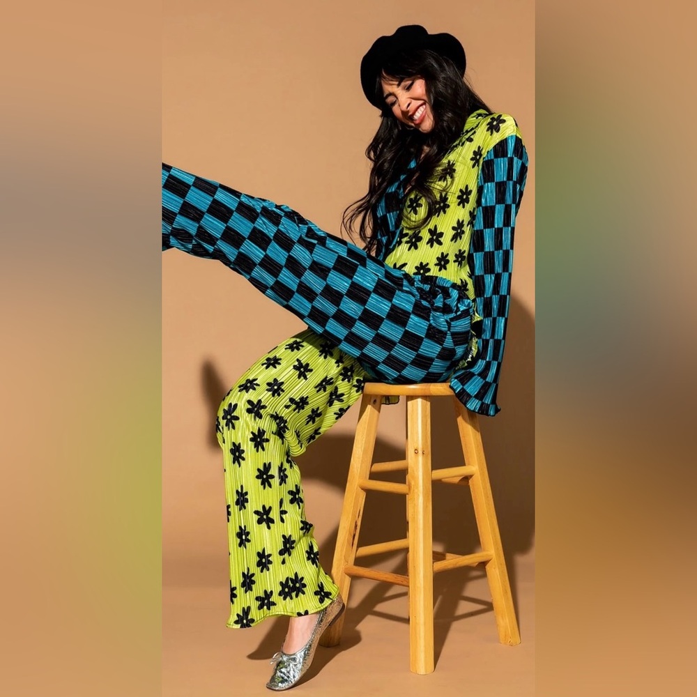 LIKE NEW Dressed in Lala Long Sleeve Plissé Set in Retro Dream Half + Half - Picture 5 of 7